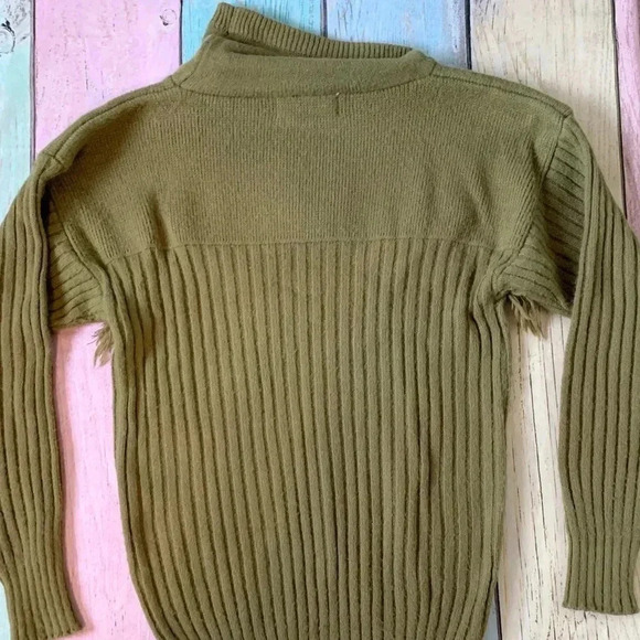 Vintage super soft fringe turtle neck sweater - Picture 7 of 7